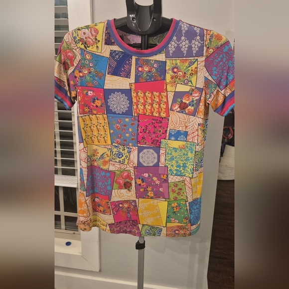 Johnny Was Tops - Johnny Was Janie Multee Favorite Short Slevee Crew Neck Tee